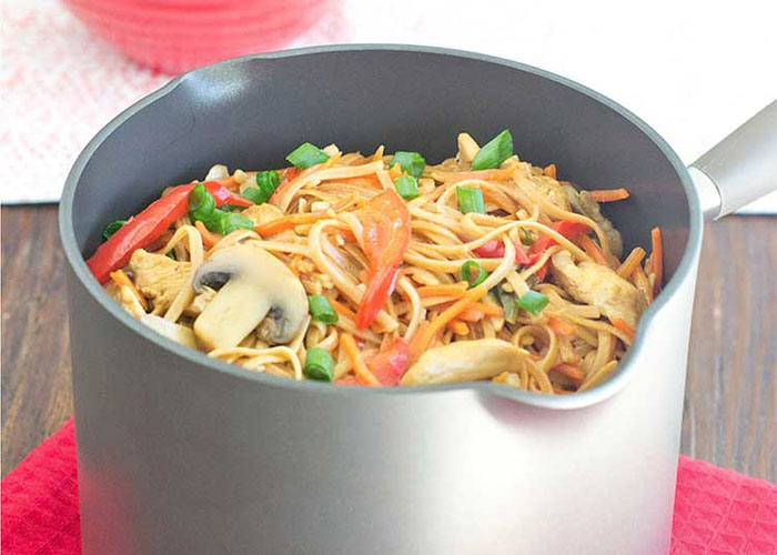 One Pot Chicken Lo Mein 